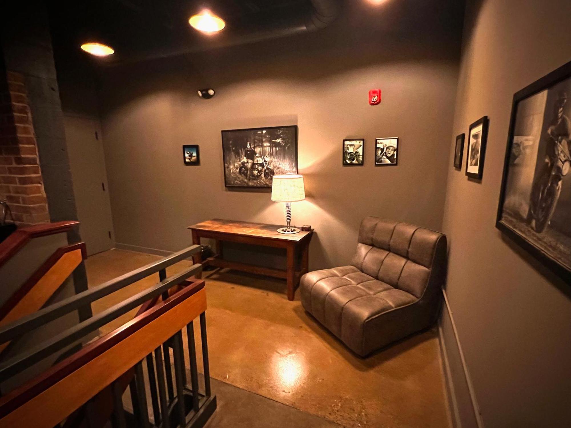 Classified Moto - The Frank Room リッチモンド エクステリア 写真